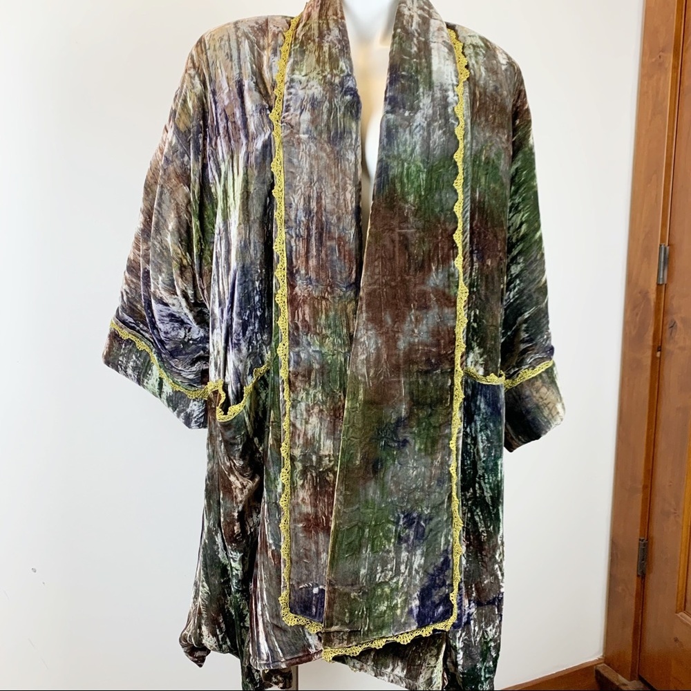 Zuzka for Fabricology hand painted coat robe vTG